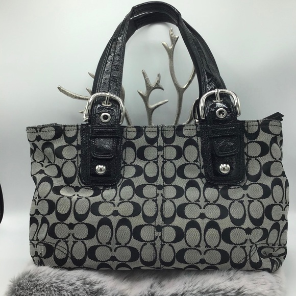 Coach Handbags - 👛 EUC Coach Soho Signature Satchel Leather Canvas